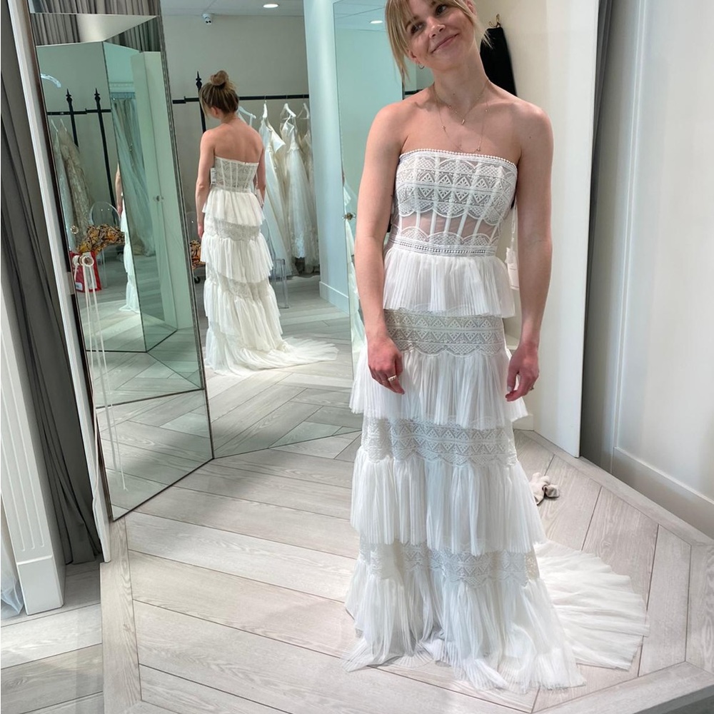 Wedding Dress - Picture 10 of 15